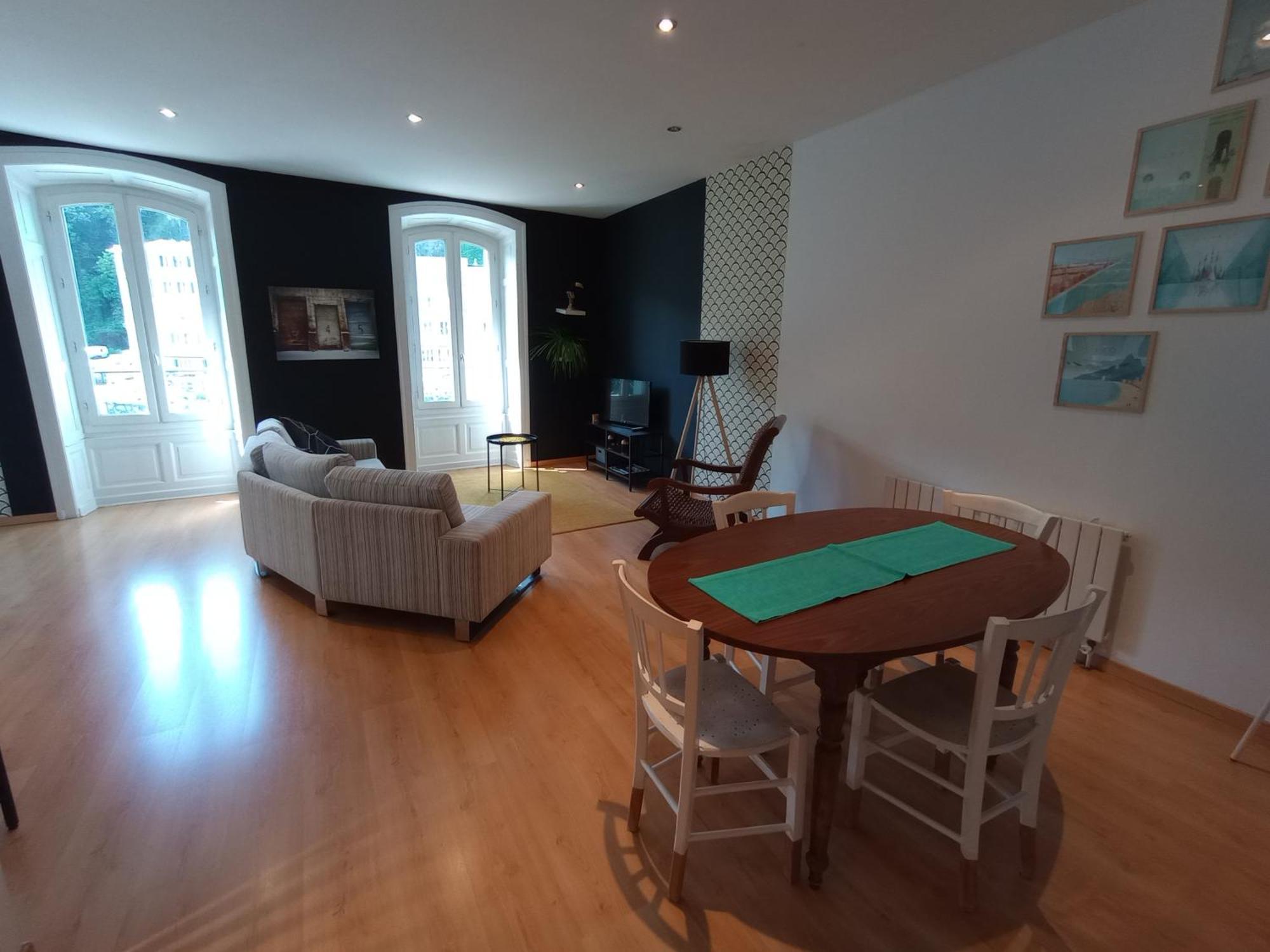Tulle : Bel Appartement Lumineux En Centre Ville 外观 照片